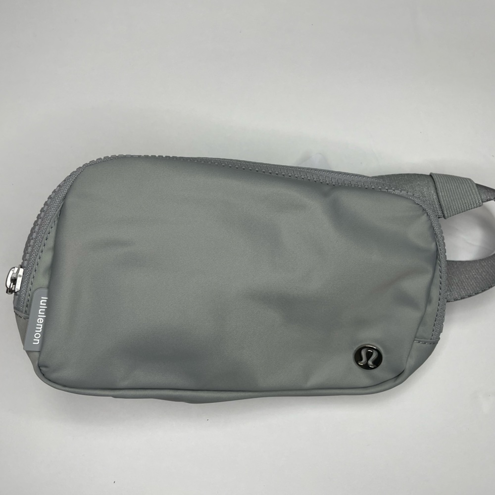 Lululemon Everywhere Belt Bag